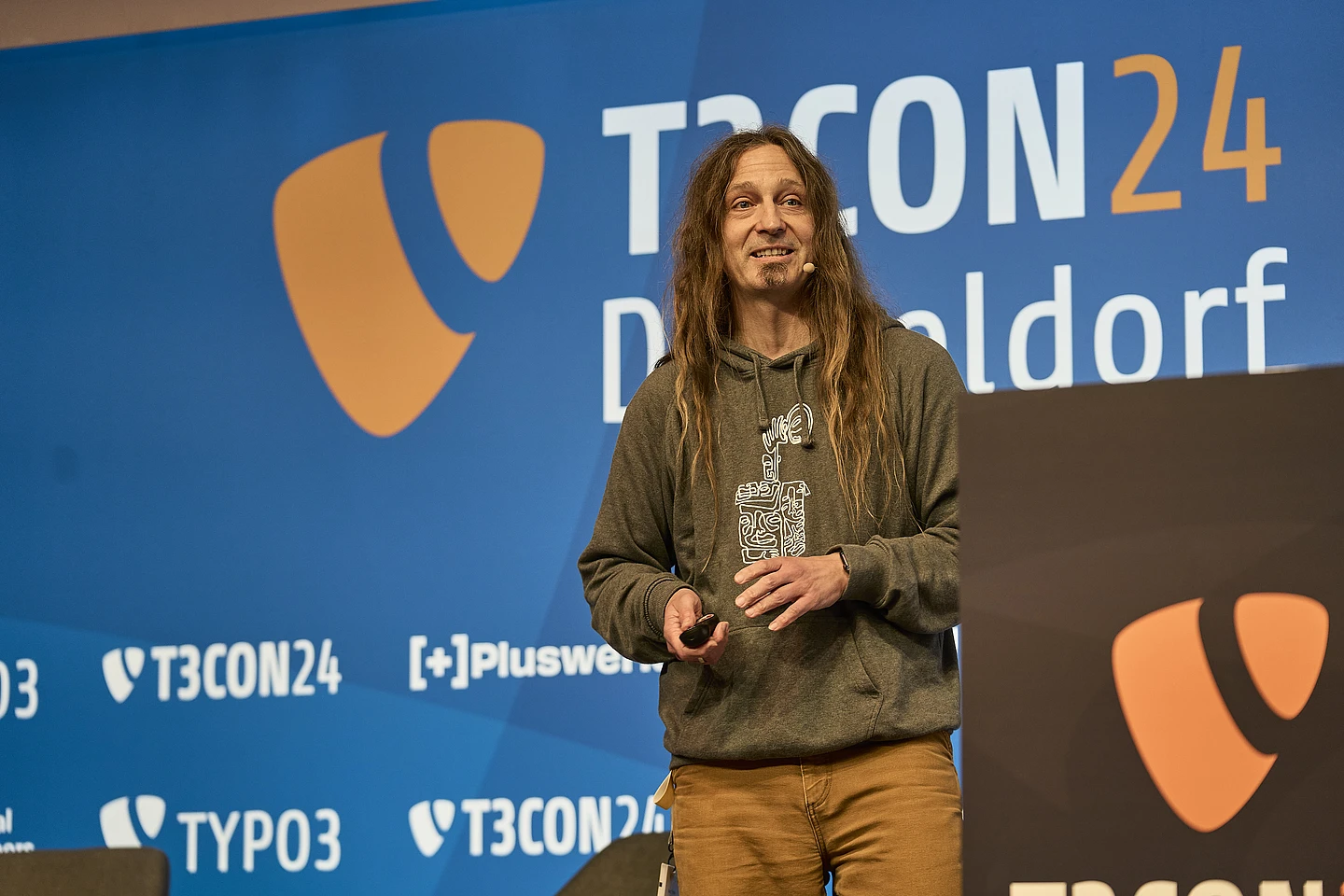 Marc Thiele addresses the crowd