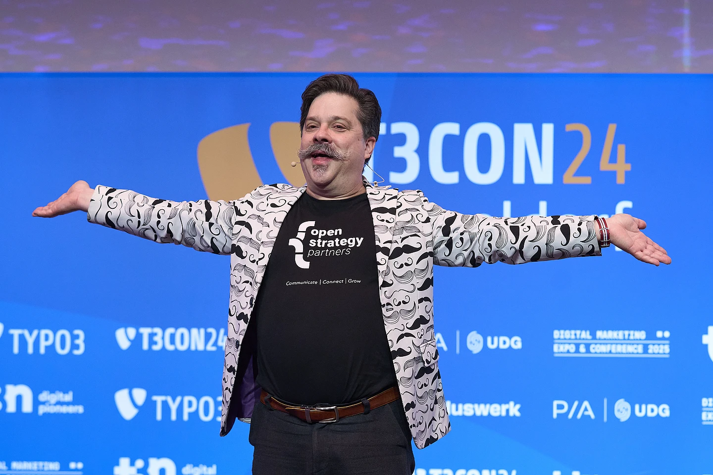  Jeffrey A. “jam” McGuire delivers opening keynote